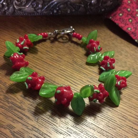 Vintage Jewelry - Vintage Hand Blown Glass Roses Bracelet